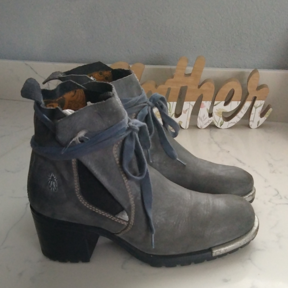 FLY LONDON BOOTIES